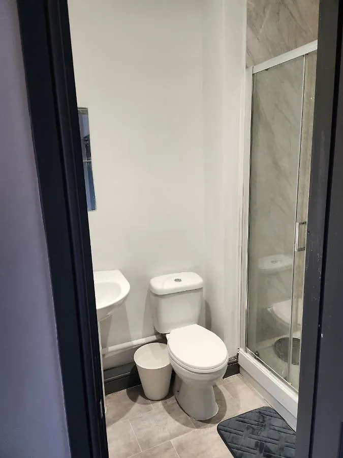 Wonderful, Woodville, Comfortable, Budget, Friendly Accommodation Leeds  Leeds (West Yorkshire)