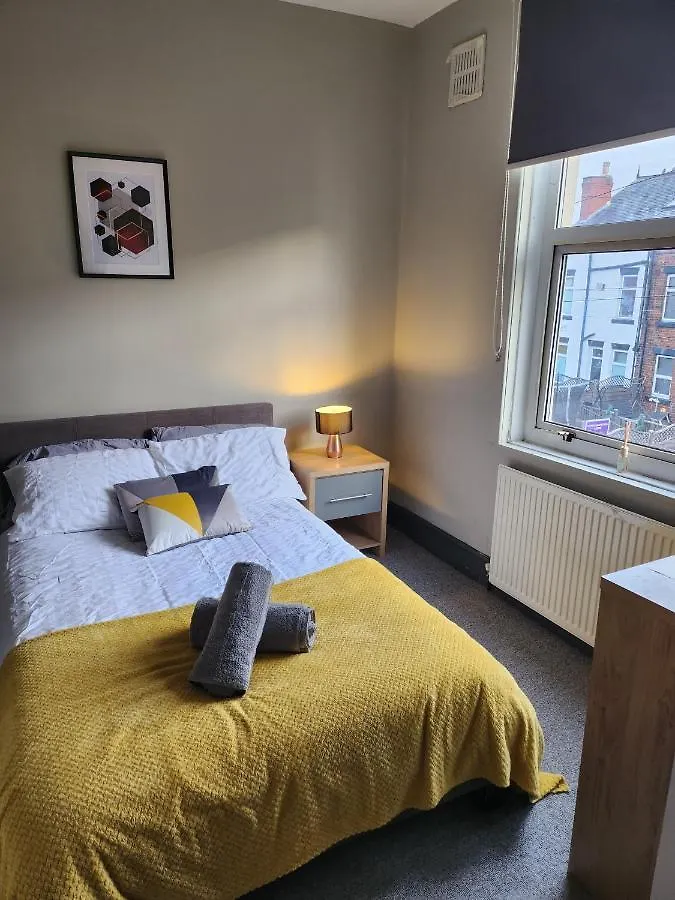 Wonderful, Woodville, Comfortable, Budget, Friendly Accommodation Leeds  Leeds (West Yorkshire)
