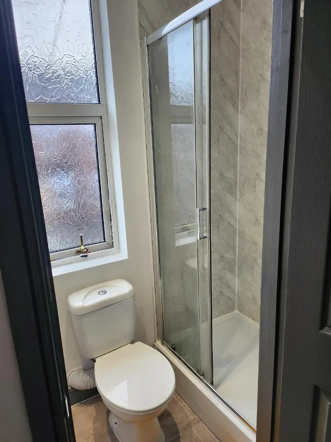 Guest house Wonderful, Woodville, Comfortable, Budget, Friendly Accommodation Leeds  United Kingdom